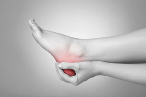 foot pain front of heel